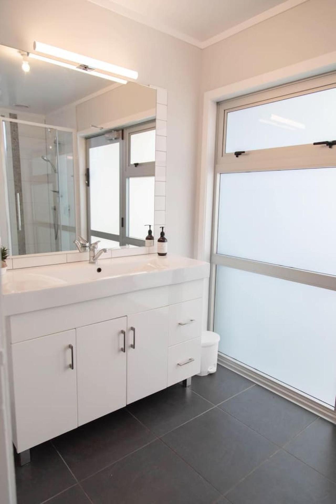 Holiday home Hinemoa Haven *